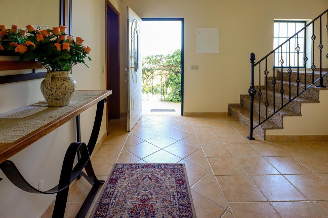 Villa Agapito - Sea View - Ac - By Bedzy Gale  Kültér fotó